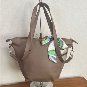 Cuyana taupe leather tote crossbody w/ long strap EUC